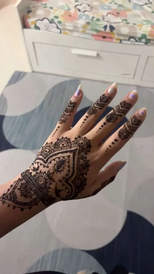 Mehendi henna design 2 by Ghanjani Jain, Hong Kong