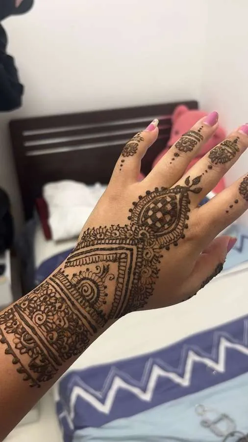 Mehendi henna design 3 by Ghanjani Jain, Hong Kong