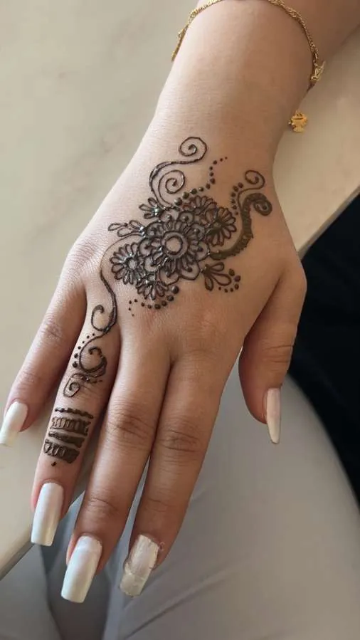Mehendi henna design 4 by Ghanjani Jain, Hong Kong